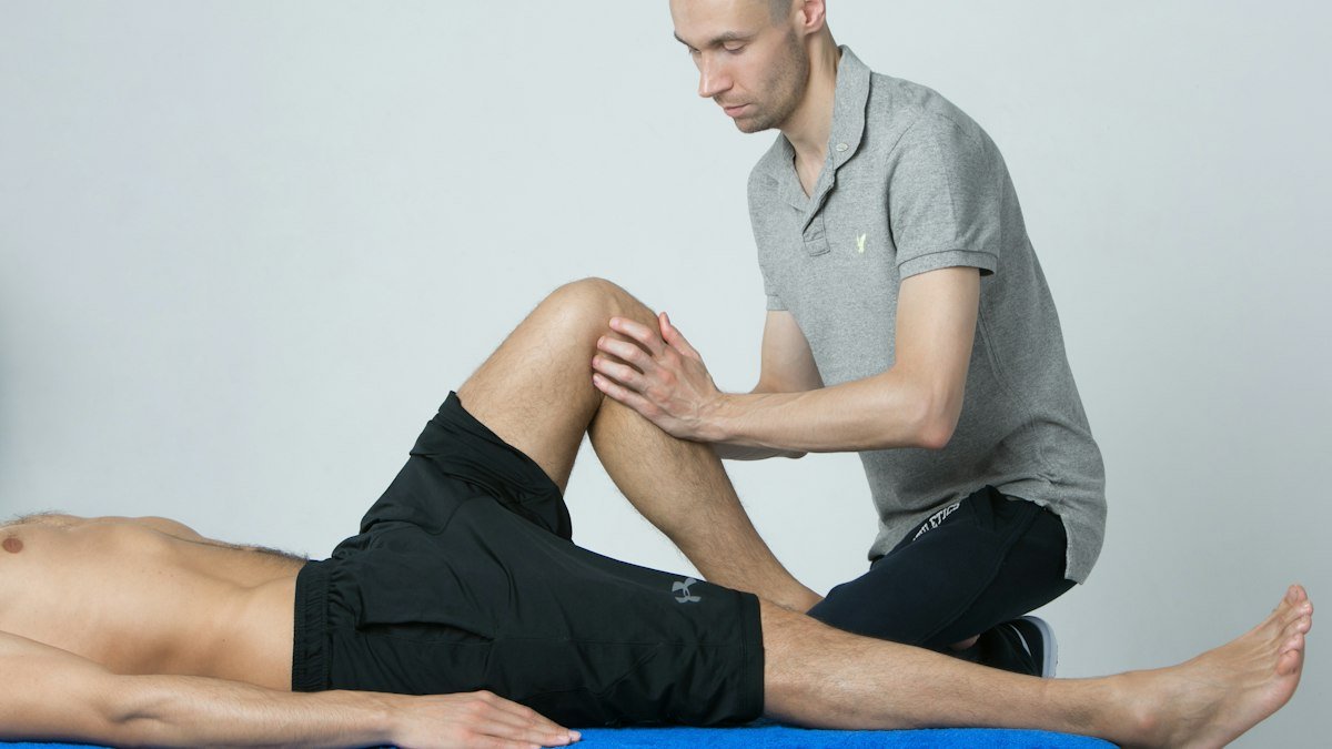 Behandlung auf der Therapieliege